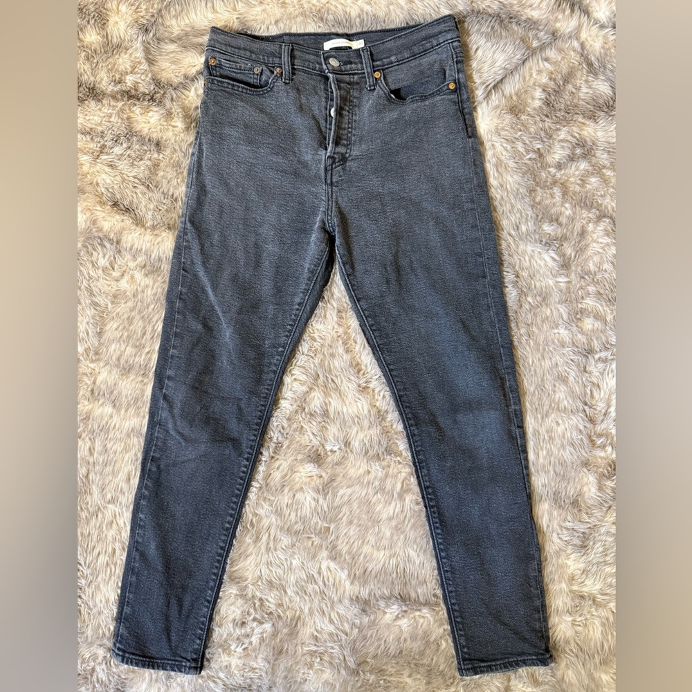 Levi’s Cropped Jeans